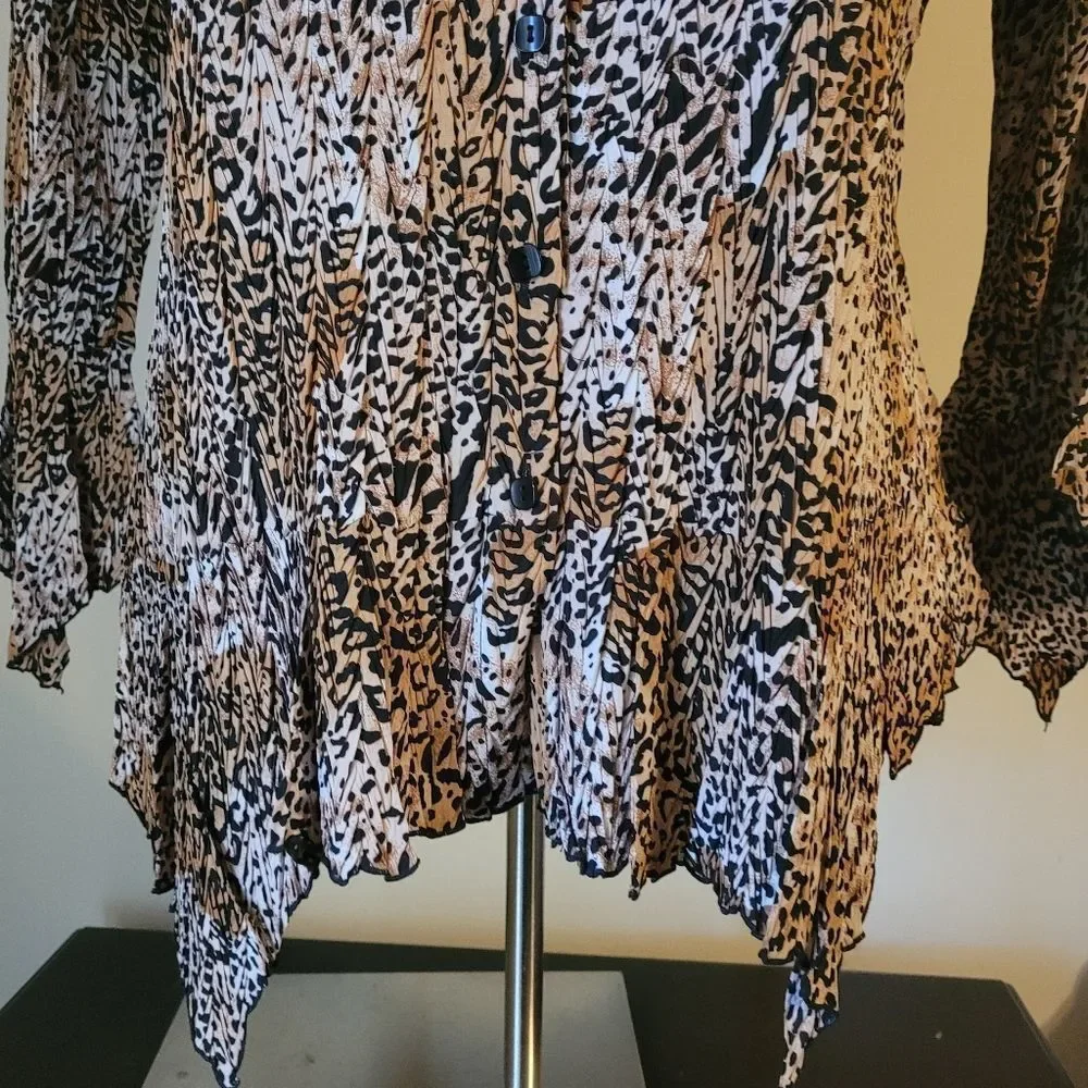 Stretchy leopard plus top - Picture 3 of 10